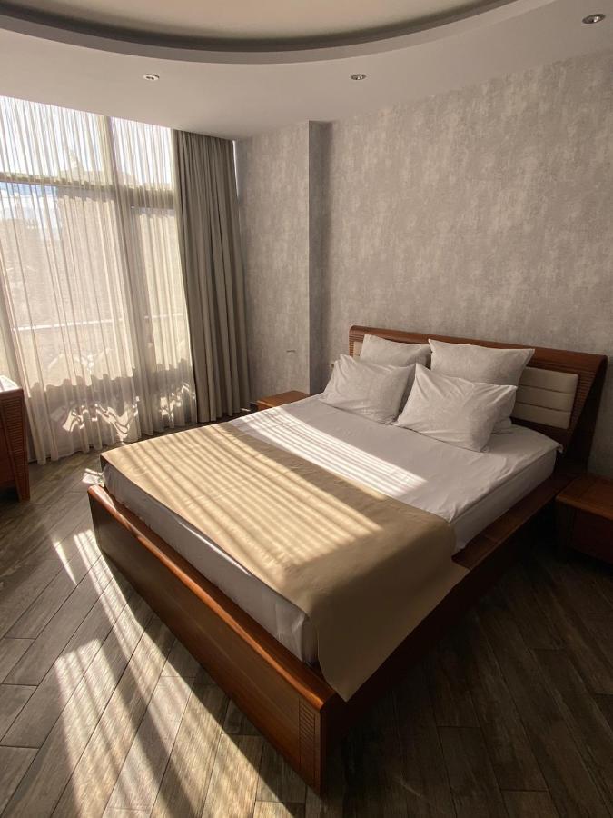 באטומי Hotel Light Palace מראה חיצוני תמונה