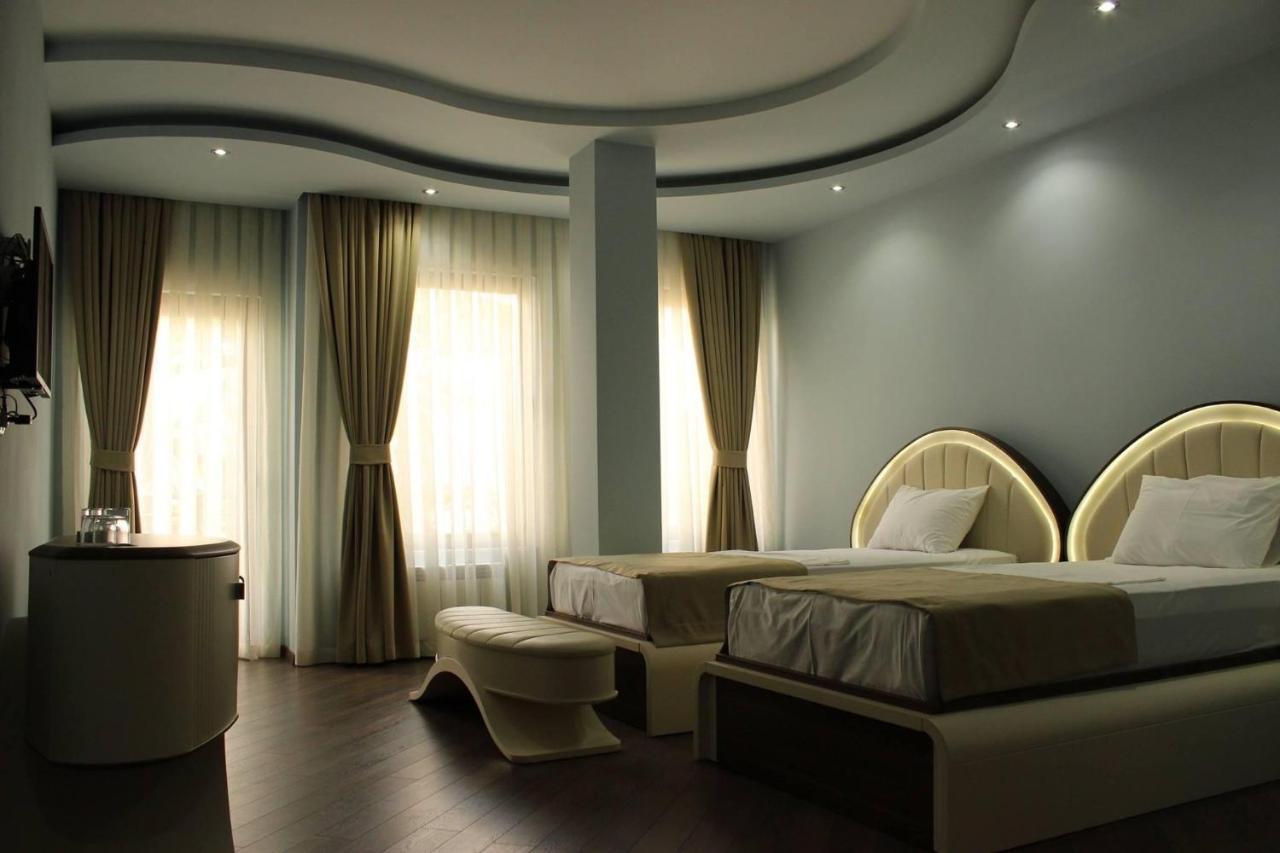 באטומי Hotel Light Palace מראה חיצוני תמונה