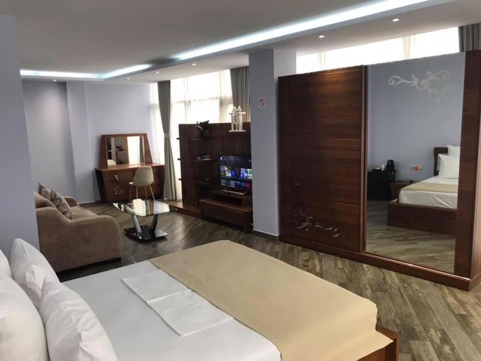 באטומי Hotel Light Palace מראה חיצוני תמונה