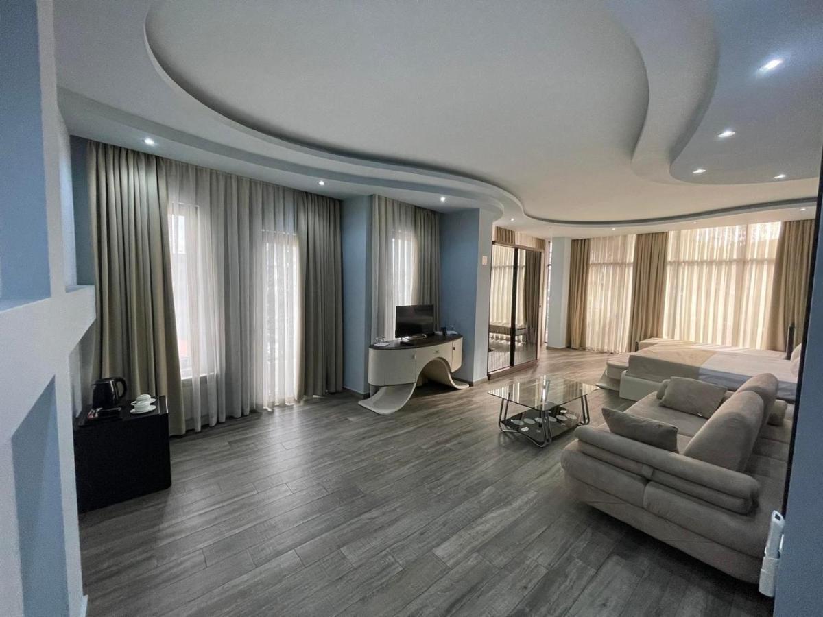 באטומי Hotel Light Palace מראה חיצוני תמונה